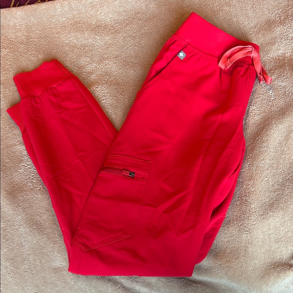 Figs Zamora Jogger Scrub Pants in Pop Red